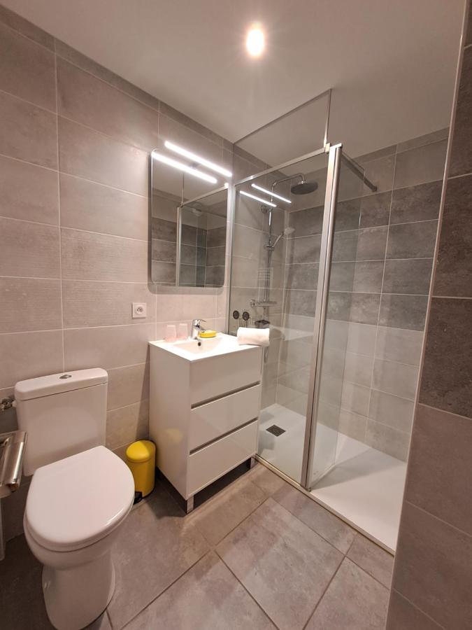 לאקאנו Hotel L'Auberge Canaulaise מראה חיצוני תמונה